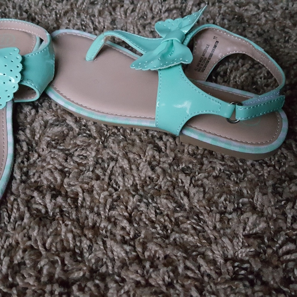 Spring Sandals with Bows - Picture 3 of 4